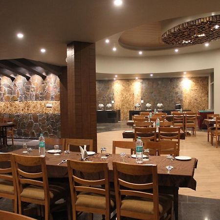 Corbett Suman Grand Hotel Corbett National Park Buitenkant foto