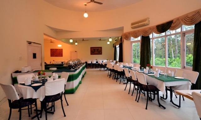 Corbett Suman Grand Hotel Corbett National Park Buitenkant foto