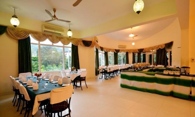 Corbett Suman Grand Hotel Corbett National Park Buitenkant foto