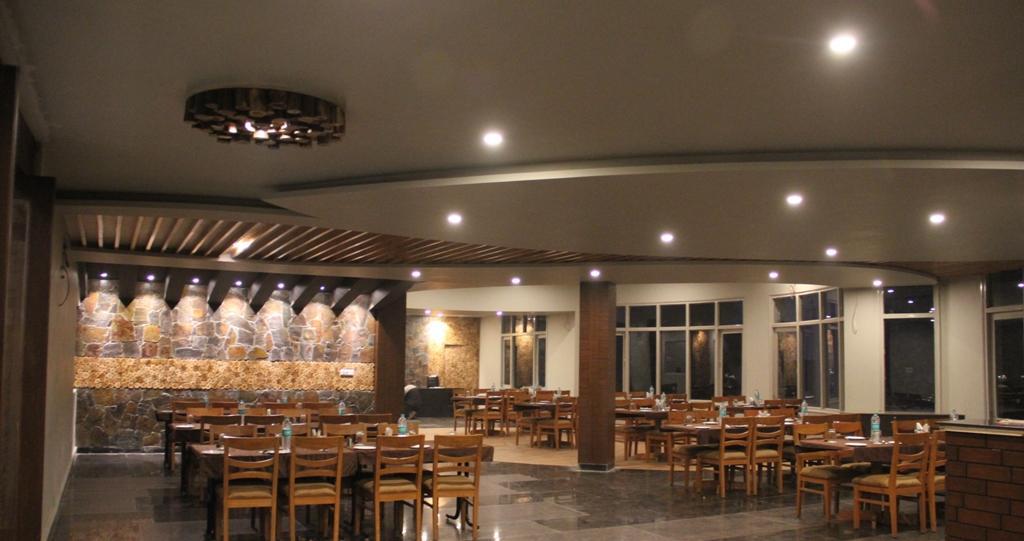 Corbett Suman Grand Hotel Corbett National Park Buitenkant foto