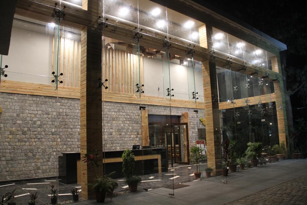Corbett Suman Grand Hotel Corbett National Park Buitenkant foto